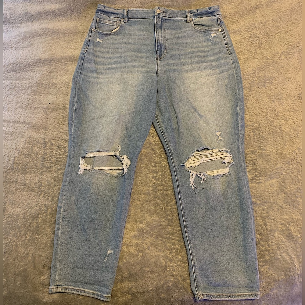 American Eagle Curvy Mom Jean